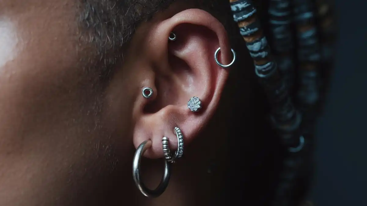 anti-tragus piercing