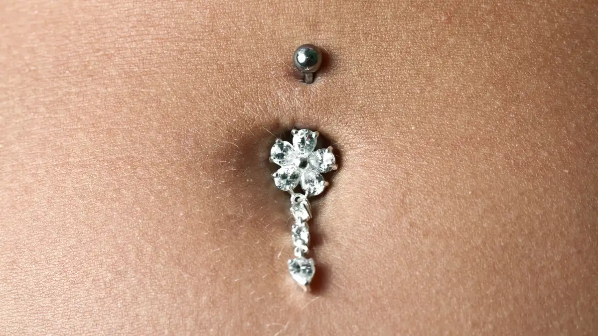 belly button piercing